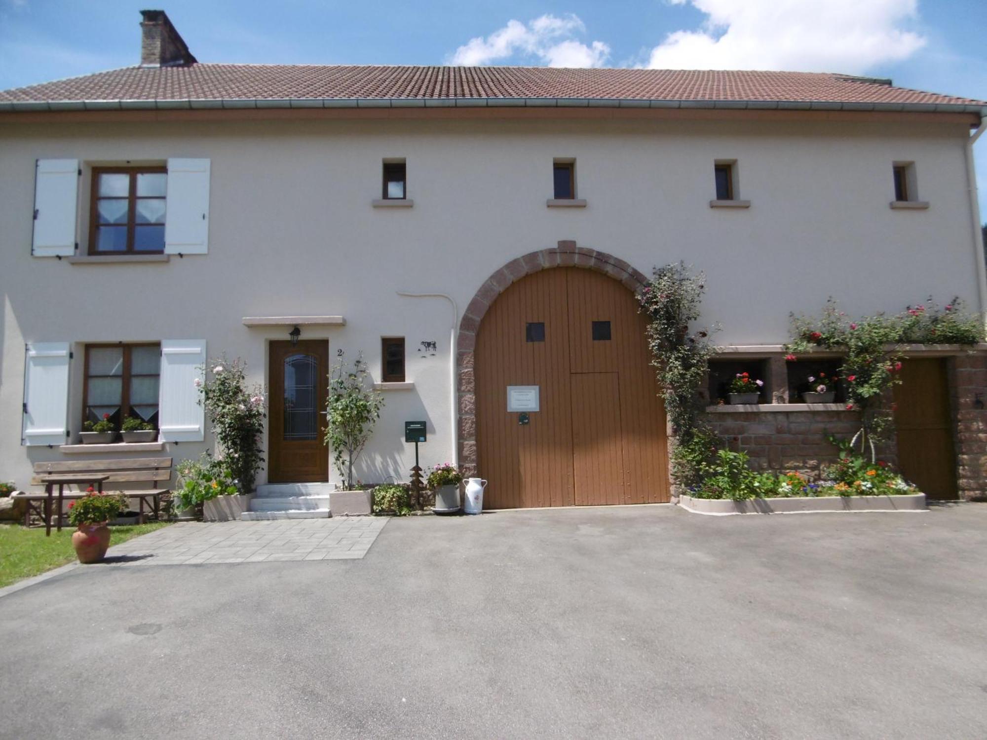 Chez Catherine Et Roger Brouvelieures Luaran gambar